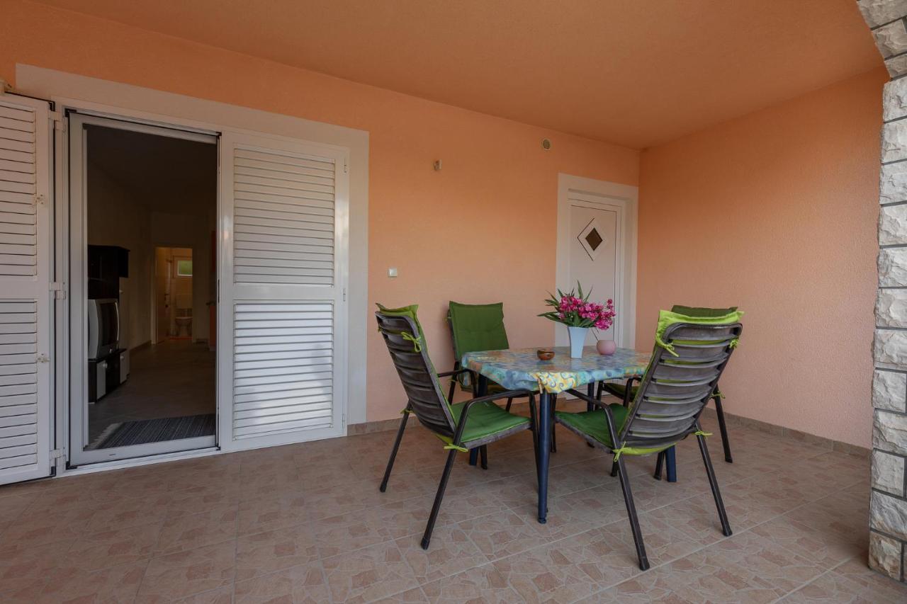 Apartman Kristo Vir Exterior foto